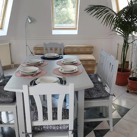 Ludika Vendeghaz Apartment *