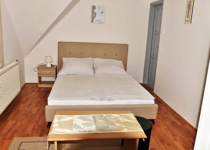 Ludika Vendeghaz * Balatonfüred