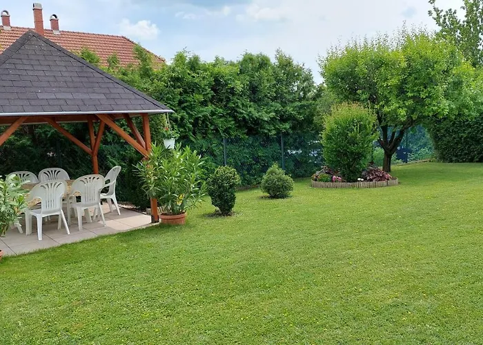 Apartament Ludika Vendeghaz *
