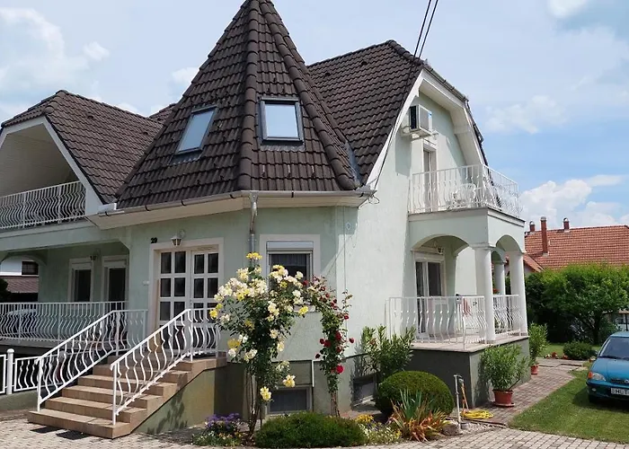 Ludika Vendeghaz Apartament *